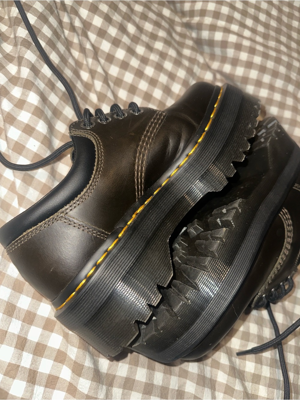 Doc Martens 8053 Quad Platform Oxfords